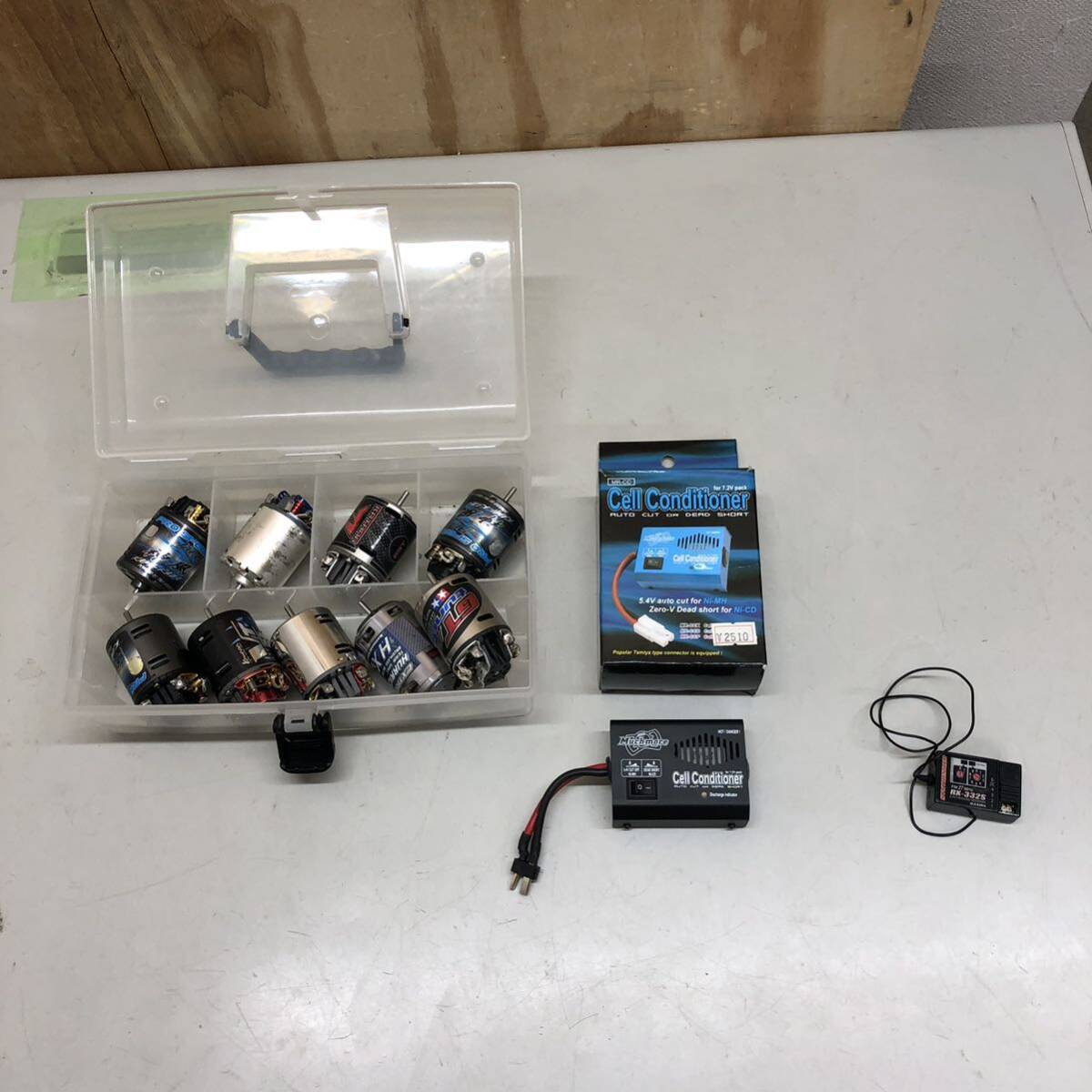 ラジコン用ブラシモーター タミヤ スーパーストックモーター 放電器 受信機 関連機器　他　まとめて